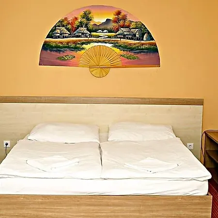 Silver Center Hotel 3*