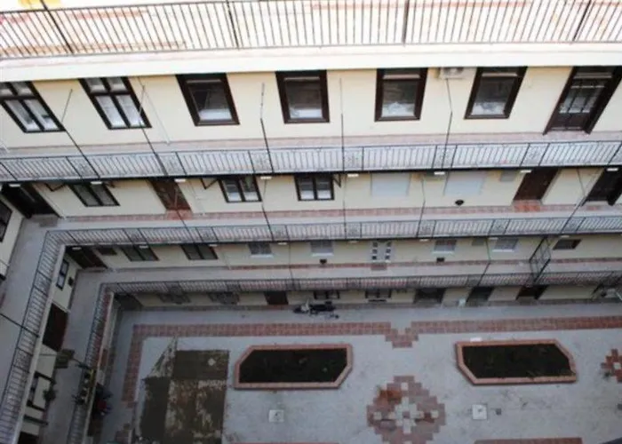 מלון Silver Center 3*